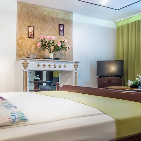 فندق مبيت وإفطار Pensiunea Venus 3*