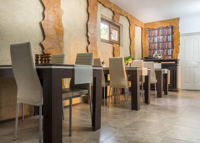 Bed & Breakfast Pensiunea Venus 3*